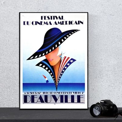 Affiche vintage du Festival du Cinéma Américain à Deauville, avec une illustration stylisée d'une fe.