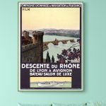 Affiche vintage représentant la descente du Rhône entre Lyon et Avignon, avec un bateau et un pont h.