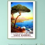 Affiche vintage de Saint-Raphaël, Côte d'Azur, avec vue sur la mer et la nature.