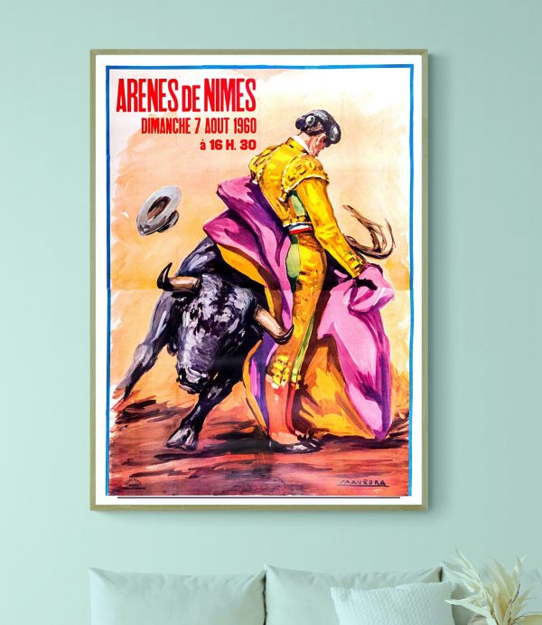 Affiche vintage de corrida à Nîmes, 1960, avec un torero en action.