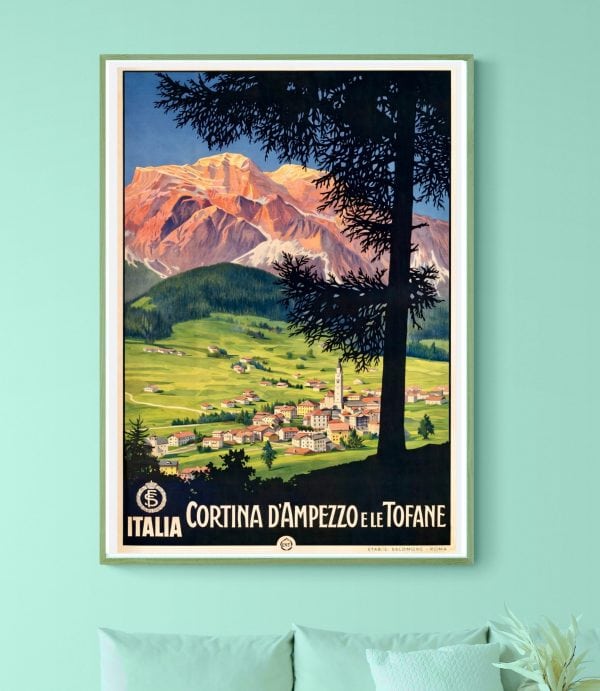 Affiche vintage de Cortina d'Ampezzo dans les Dolomites, paysage alpin coloré et rétro.