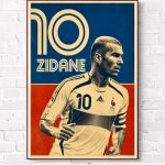 Affiche vintage représentant Zinédine Zidane sous le maillot de l'équipe de France avec le numéro 10, sur un fond graphique bleu, blanc et rouge inspiré du style rétro.