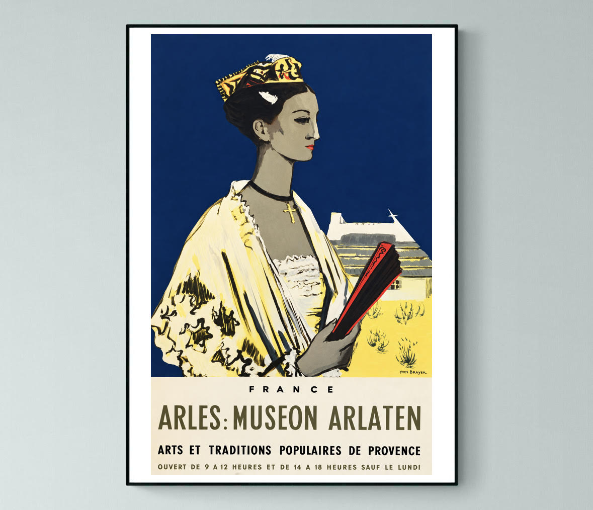 Affiche vintage Museon Arlaten 1 Affiche vintage du Museon Arlaten à Arles représentant une Arlésienne en costume traditionnel